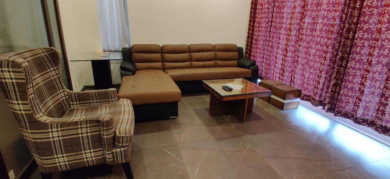شقة كالانغيُت  في Aarju Luxurious Wave المظهر الخارجي الصورة